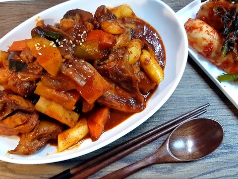 韓国うちご飯!鶏肉のピリ辛煮込み　タッポックムタン